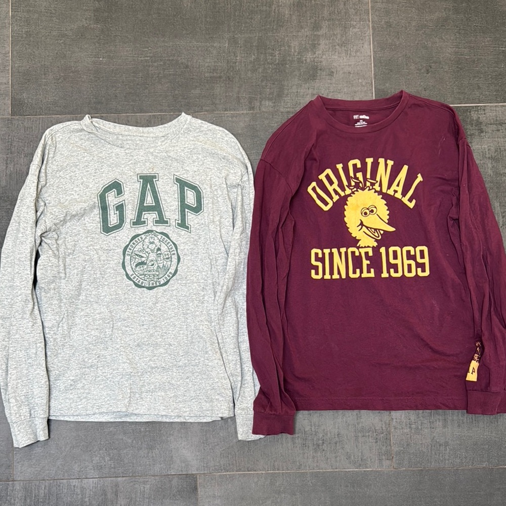 GAP Kids/Sesame Street Gray and Maroon Long Sleeve Tees